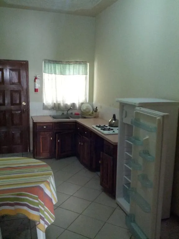 Salem Resort Runaway Bay Apartment